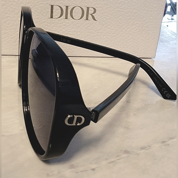 Christian Dior Sunglasses - Picture 7 of 7
